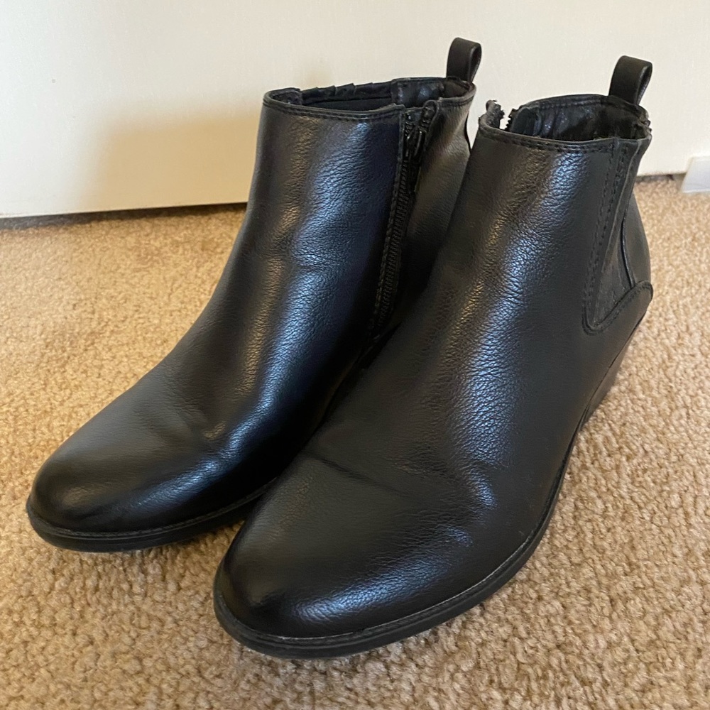New Condition WearEver booties 8.5